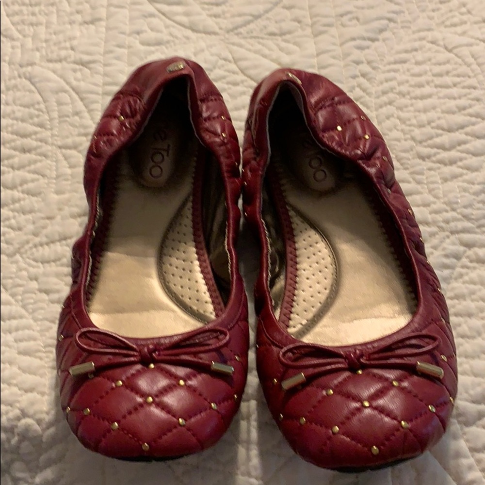Me Too 9 Burgundy Quilted Leather Ballet Flats EUC